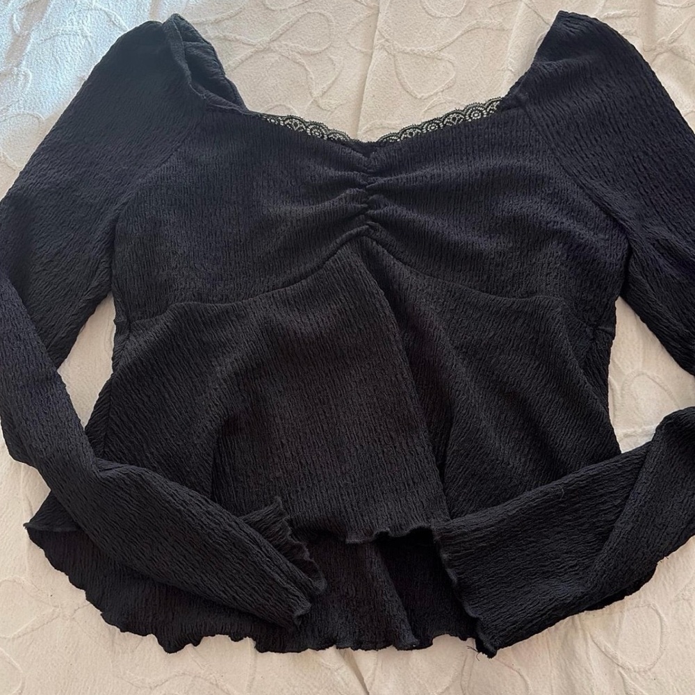 Black Long Sleeve Ruched Lace Trim Top